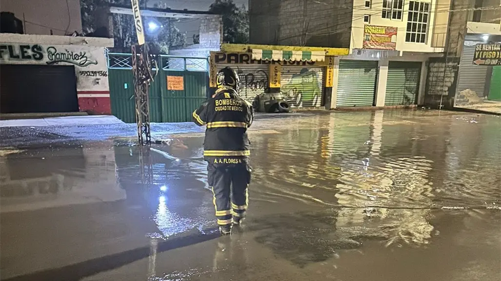 Bomberos de CDMX reforzarán rescates en futuras inundaciones con equipo de buzos especializados