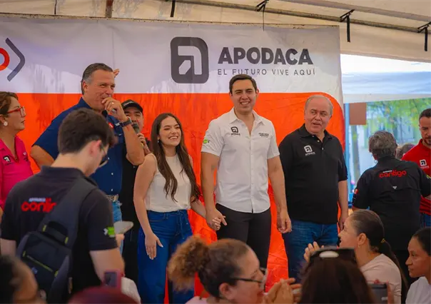 César Garza Arredondo invita a brigada "Contigo" en el sector Tréboles