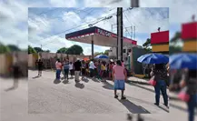 Cierran una calle cerca del Periférico de Mérida en protesta contra una gasolinera