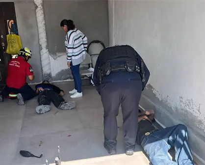 Impactan a menores en moto contra domicilio en Ramos Arizpe