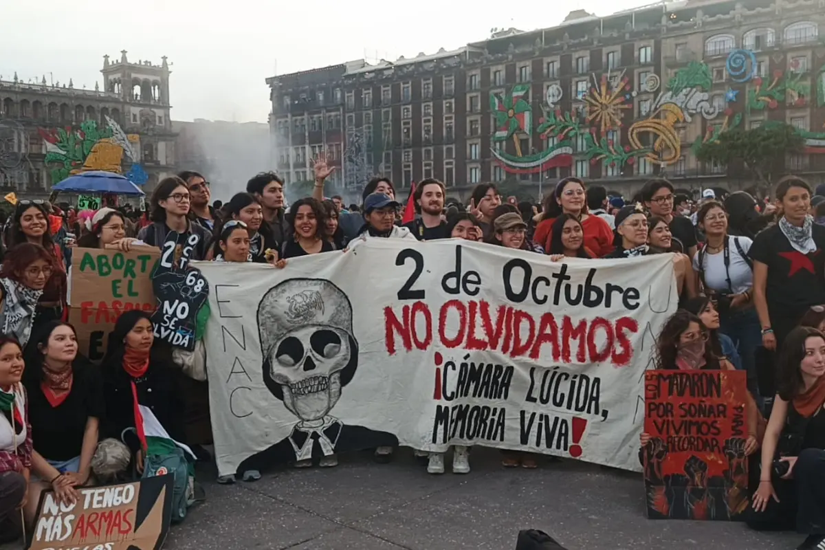 Personas marchando en CDMX. Foto: Luis Antonio Alfaro