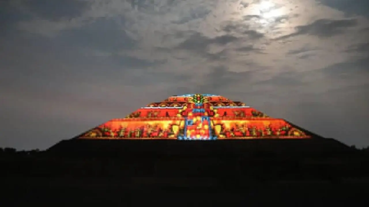 Pirámide del Sol en Teotihuacán reabrirá con espectáculo nocturno de luz para el Mundial 2026. Foto: @AuroraGlzL / @webcamsdemexico