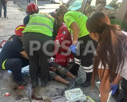VIDEO | Hallan a hombre con golpes y quemaduras afuera de anexo en Monterrey