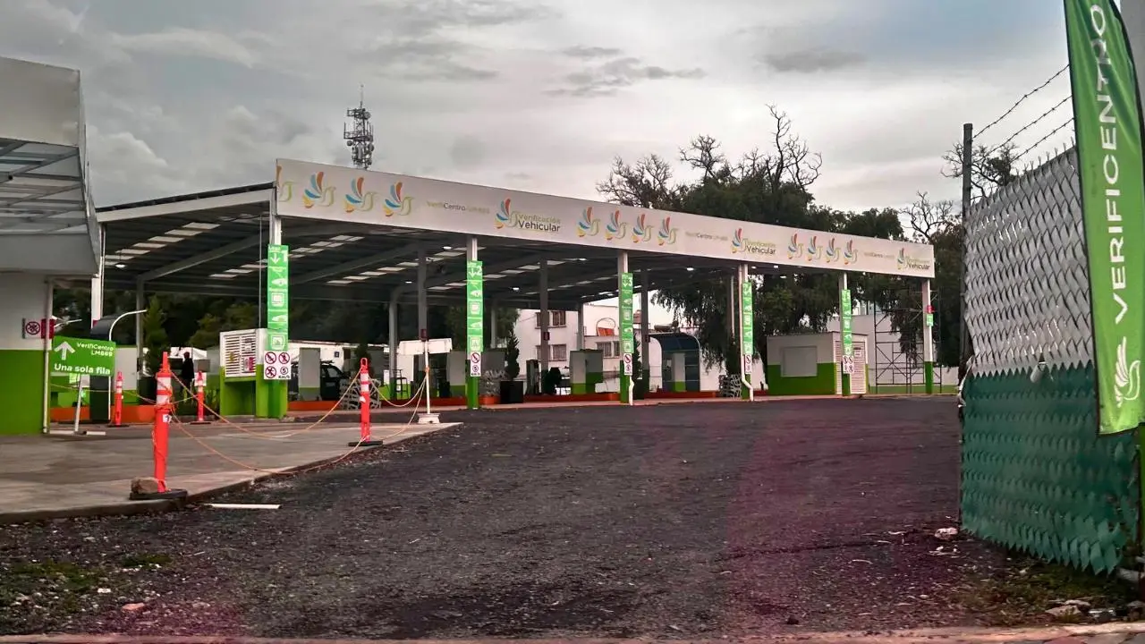 Verificación vehicular en Edomex: estos son los autos que deben hacerla durante octubre de 2025. Foto: Canva / POSTA