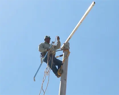 Saltillo fortalece servicios con nueva red eléctrica en Puerto de Flores