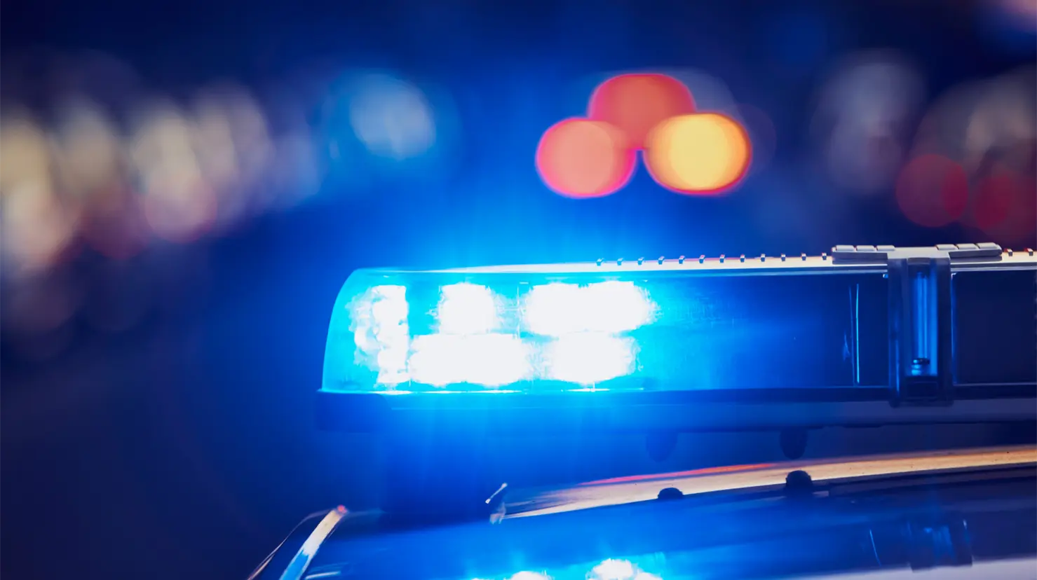 Hombre fallece en la soledad de su hogar; buscan a sus familiares en Saltillo. Foto: Canva.