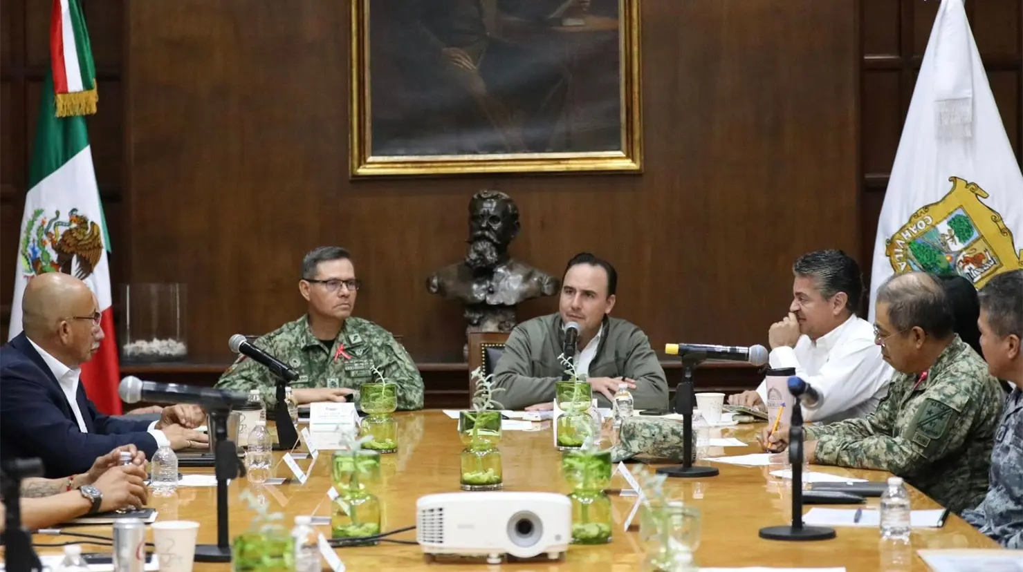 El gobernador Manolo Jiménez en la reunión de seguridad. (Fotografía: Gobierno de Coahuila)