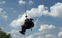 Rescatan a mujer lesionada en el Cerro de las Mitras con apoyo aéreo