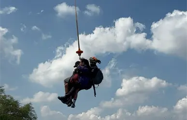 Rescatan a mujer lesionada en el Cerro de las Mitras con apoyo aéreo