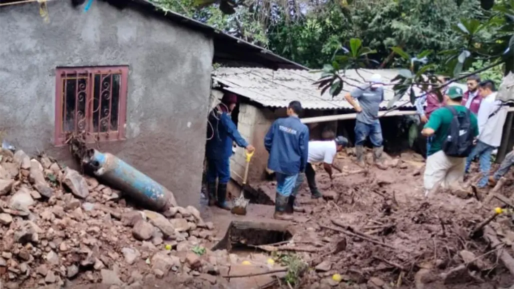 Tromba causa daños en comunidades del Edomex: deslaves, damnificados y emergencia en zonas rurales