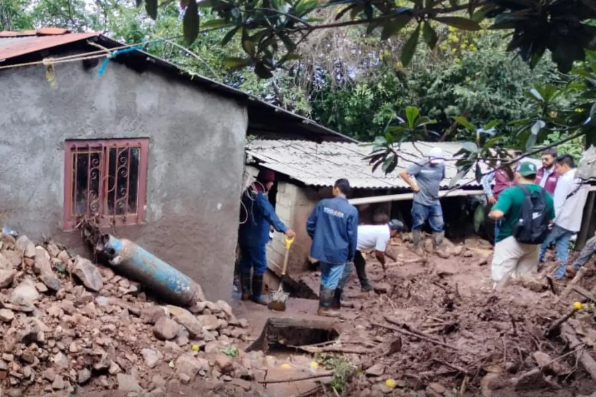 Daños en vivienda del Edomex.  Foto: X (@CAEM_EDOMEX)