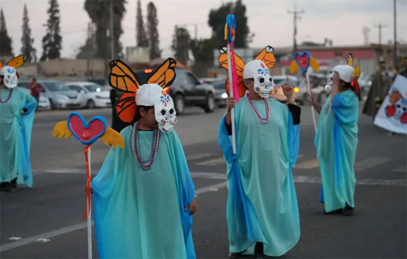 Foto: Facebook / Desfile de Dia de Muertos San Quintín