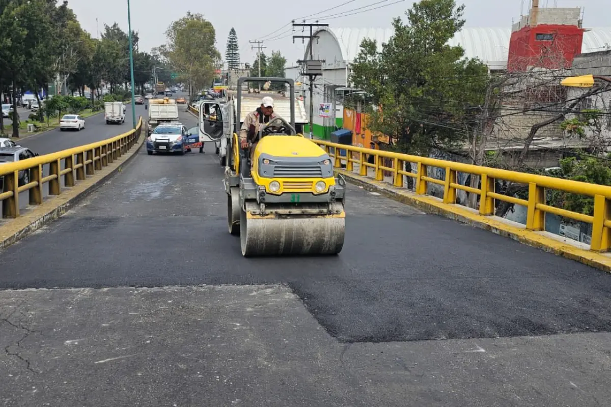 Trabajos de rehabilitación en puente vehicular en Nezahualcóyotl.  Foto:  FB (Adolfo Cerqueda Rebollo)