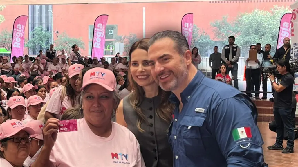 Adrián de la Garza entrega 500 Tarjetas Regia Plus a mujeres de Monterrey
