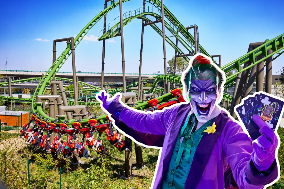 De fondo montaña rusa, The Joker. Foto: Aztlán Feria de Chapultepec | IG @gothamcitymidnight