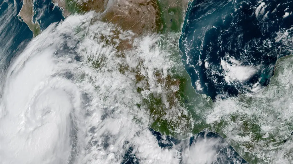 Huracán Priscilla se mantiene en categoría 1, ¿qué estados siguen afectados?