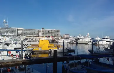 Por aproximación del huracán Priscila, cierran puerto de Cabo San Lucas