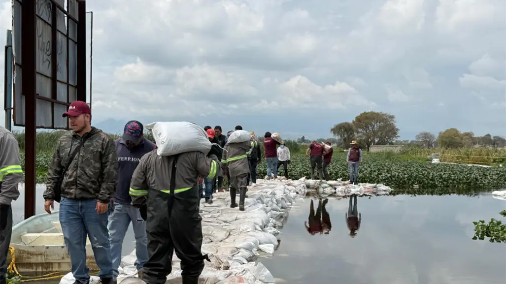 Reforzamiento del río Lerma en Edomex: colocan 20 mil costales en orillas del río para evitar inundaciones