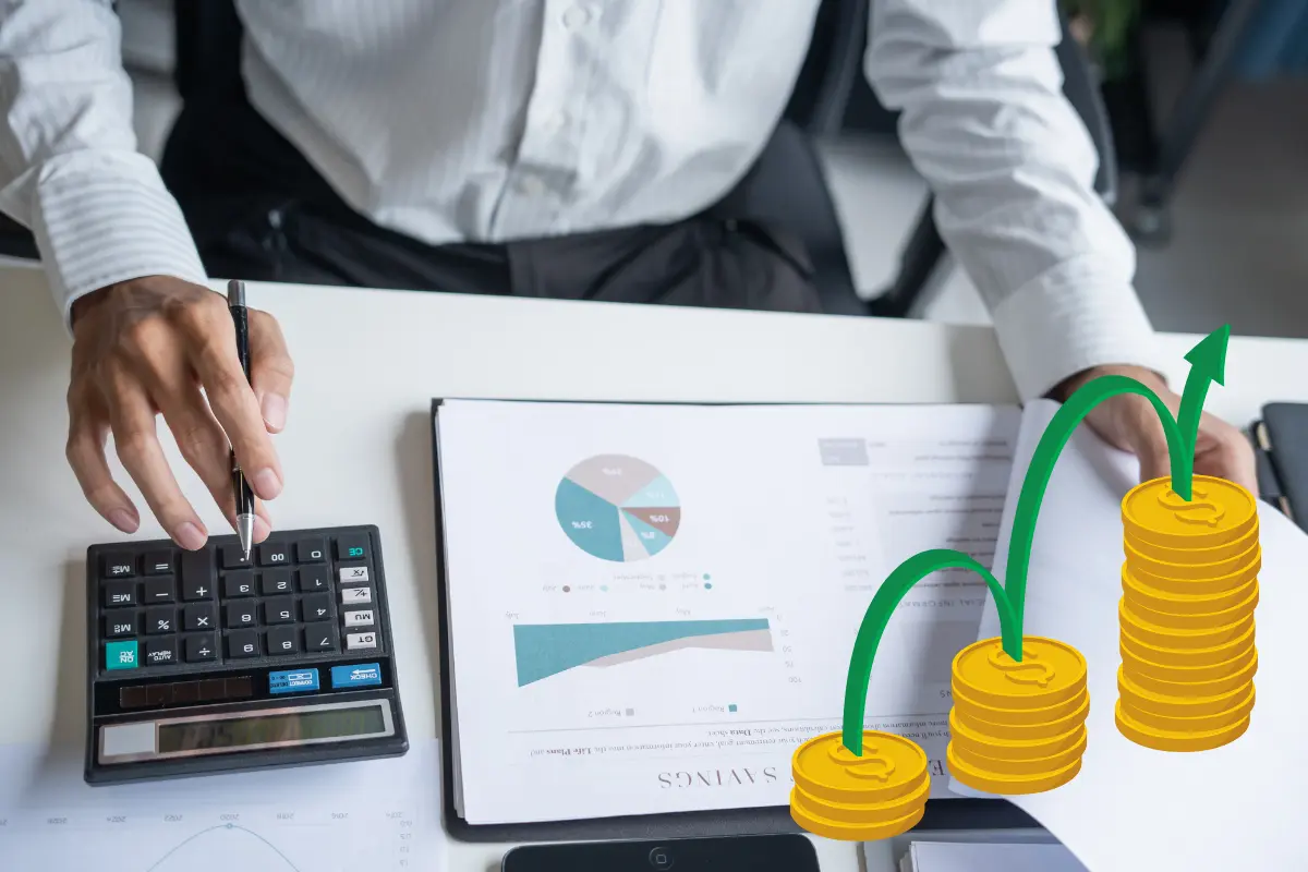 Con pocos meses restantes de 2025 aprender a gestionar ingresos y gastos es clave para mantener finanzas saludables. Foto: Canva