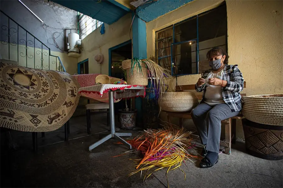 Manos Mágicas impulsando el talento artesanal: apoyos económicos a artesanos del Edomex