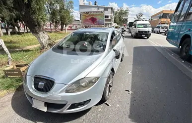 Automovilista invade carril confinado del Mexibús y provoca choque en Ecatepec