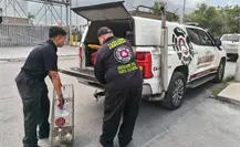 Jaguares de Protección Civil rescatan a un coatí dentro de empresa en Santa Catarina