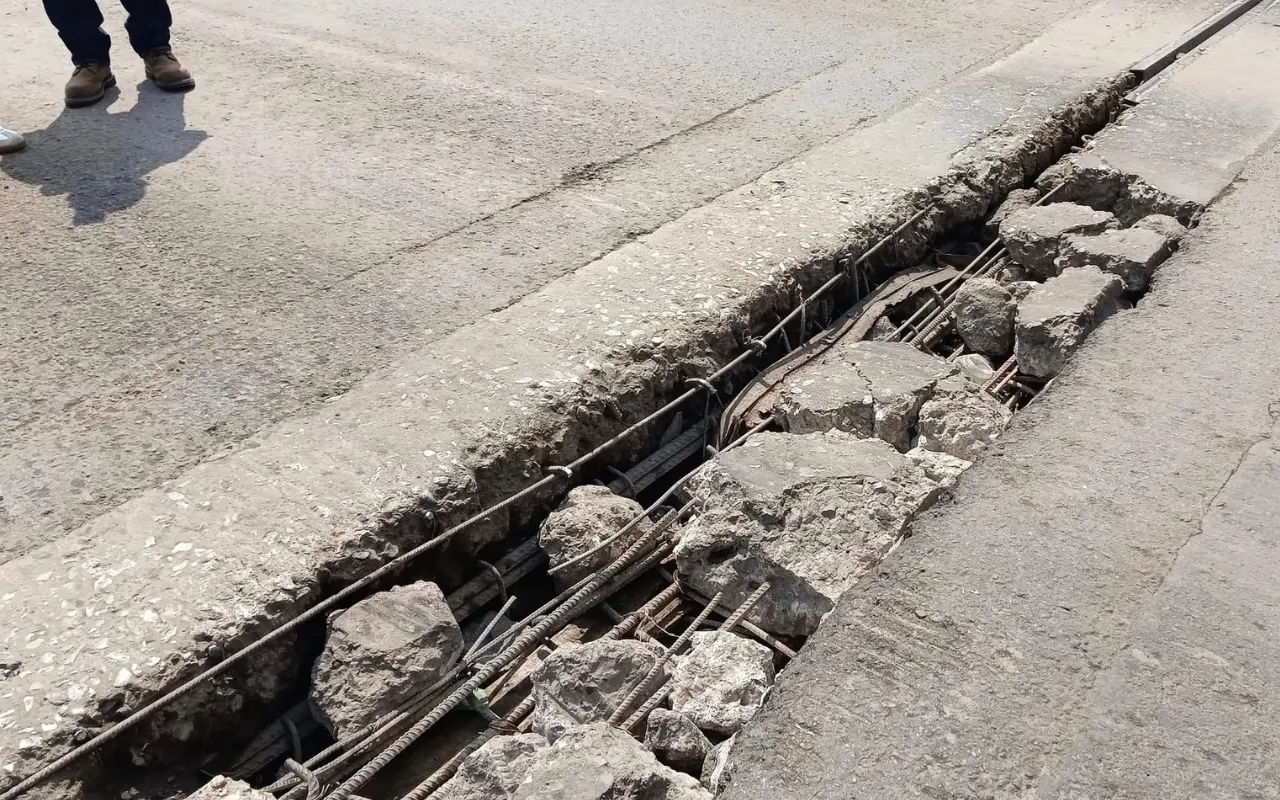 Graves daños en Puente Madero. Foto: X/ @12Parrafo (Canva)