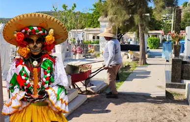 Día de Muertos 2025: con jornadas de limpieza preparan los panteones de La Paz