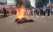 Estudiantes de la Secundaria 249 bloquean calles en Iztapalapa por inseguridad