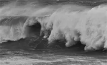 Priscila evoluciona a huracán categoría 2 y provoca olas 3 metros de altura en Jalisco | VIDEO