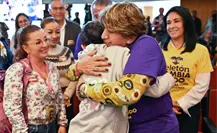 Delfina Gómez entrega 25 millones de pesos al Teletón; en esto se invertirán los recursos