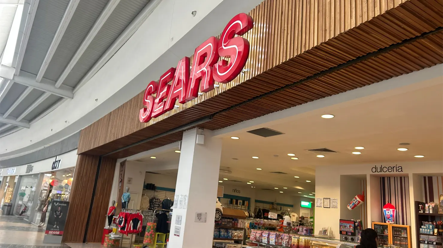 La tienda SEARS es parte de Paseo Durango desde hace varios años, pero surgieron versiones de su cierre. | Foto: Alejandro Ávila.