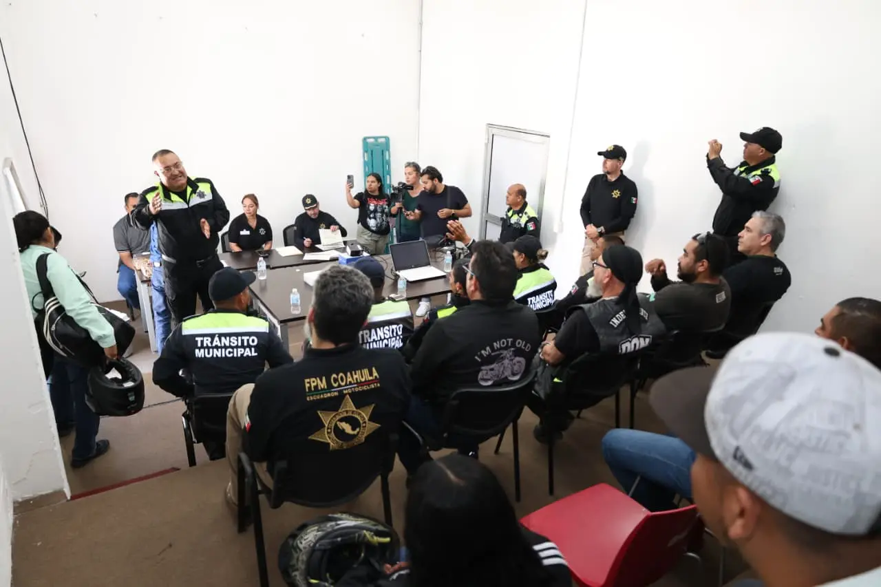 La Comisaría de Seguridad y Protección Ciudadana de Saltillo capacita a motociclistas para prevenir accidentes. (Fotografía: Cortesía)