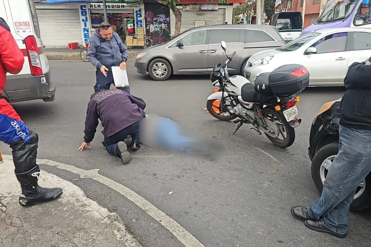 Accidente de Motocicleta en Iztapalapa. Foto: Ramón Ramírez