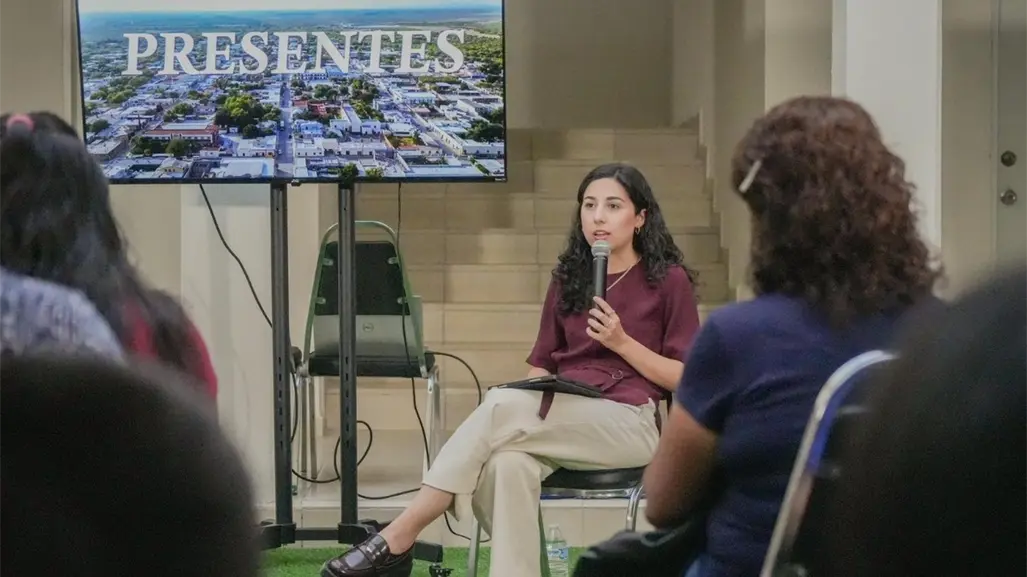 Deyanira Martínez rinde cuentas a los vecinos de General Zuazua en microinformes ciudadanos
