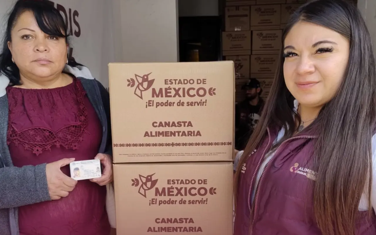 Entrega de canasta Alimentaria del Bienestar en Ecatepec. Foto: FB/ Servidores del Pueblo - Ecatepec de Morelos (Canva)