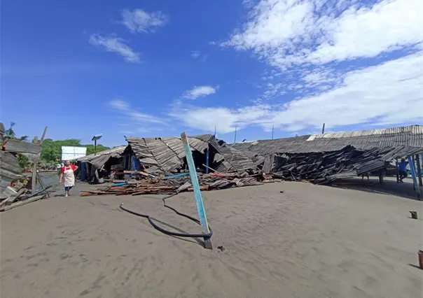 Huracán Priscilla causa estragos en la costa norte de Jalisco