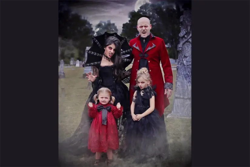 Vestirse de vampiros toda la familia es una buena idea | Foto: Perla Herrera