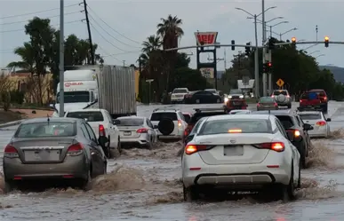 Huracán Priscilla baja a categoría 1 frente a las costas de Baja California Sur