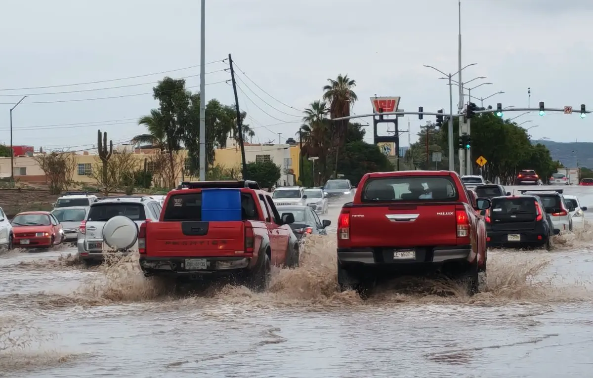 Cerca de las costas, las lluvias han causado corridas de arroyos en Los Cabos. Foto: Héctor Romero / POSTA Baja California Sur
