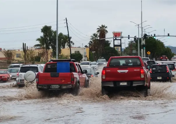 Huracán Priscilla se degrada a tormenta tropical mientras avanza por Baja California Sur
