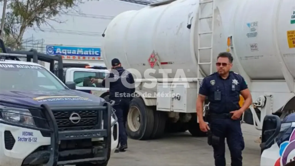 Intentaba descargar huachicol en una gasolinera de Ecatepec y fue sorprendido por la Marina