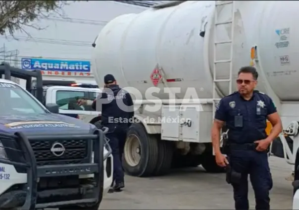 Intentaba descargar huachicol en una gasolinera de Ecatepec y fue sorprendido por la Marina