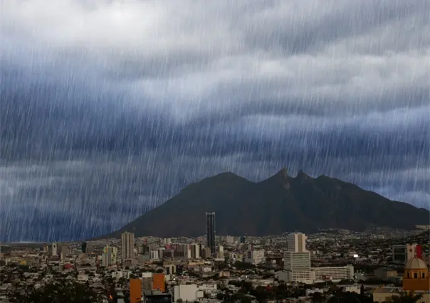 Cae intensa lluvia en estos municipios de Nuevo León