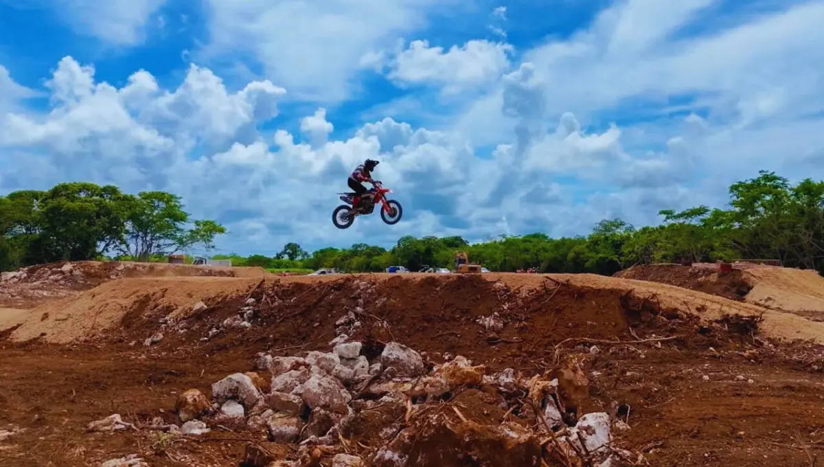 En redes siguen promocionando un evento de motocross a pesar de la clausura de Profepa Foto: Rodrigo Partida Gómez
