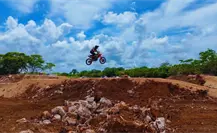 Profepa clausura pista clandestina de motocross en Ixil, Yucatán