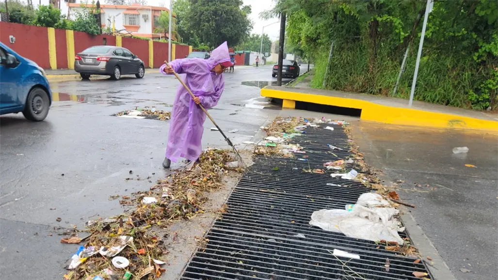Lluvias en Nuevo León: Escobedo refuerza limpieza de sistema pluvial