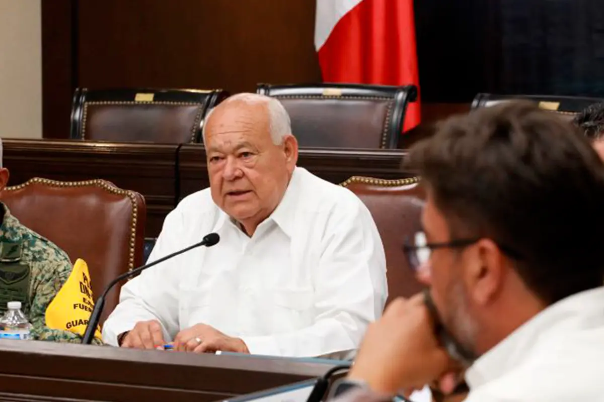 No descarto que la Secretaría de Salud haya hecho alguna compra de medicamentos, pero nada que tenga que ver con el crimen organizado, dijo Víctor Castro Cosío. Foto: Gobierno del Estado.