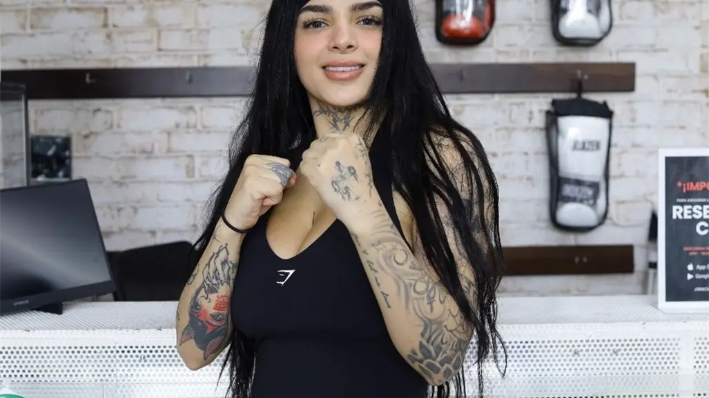 Karely Ruiz se prepara para su combate en Colombia