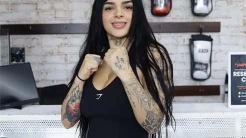 Karely Ruiz paga operación de menor con parte del premio Stream Fighters 4
